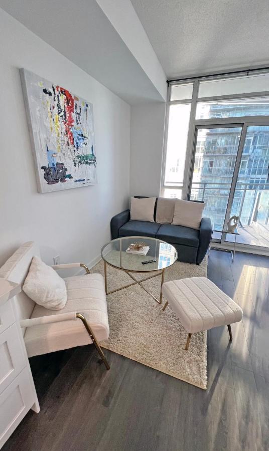 Stunning Luxurious Lakeview Condo By Cn Tower Toronto Zewnętrze zdjęcie