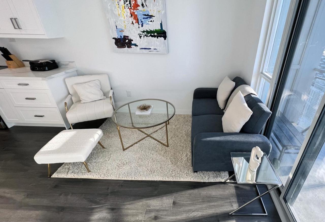 Stunning Luxurious Lakeview Condo By Cn Tower Toronto Zewnętrze zdjęcie
