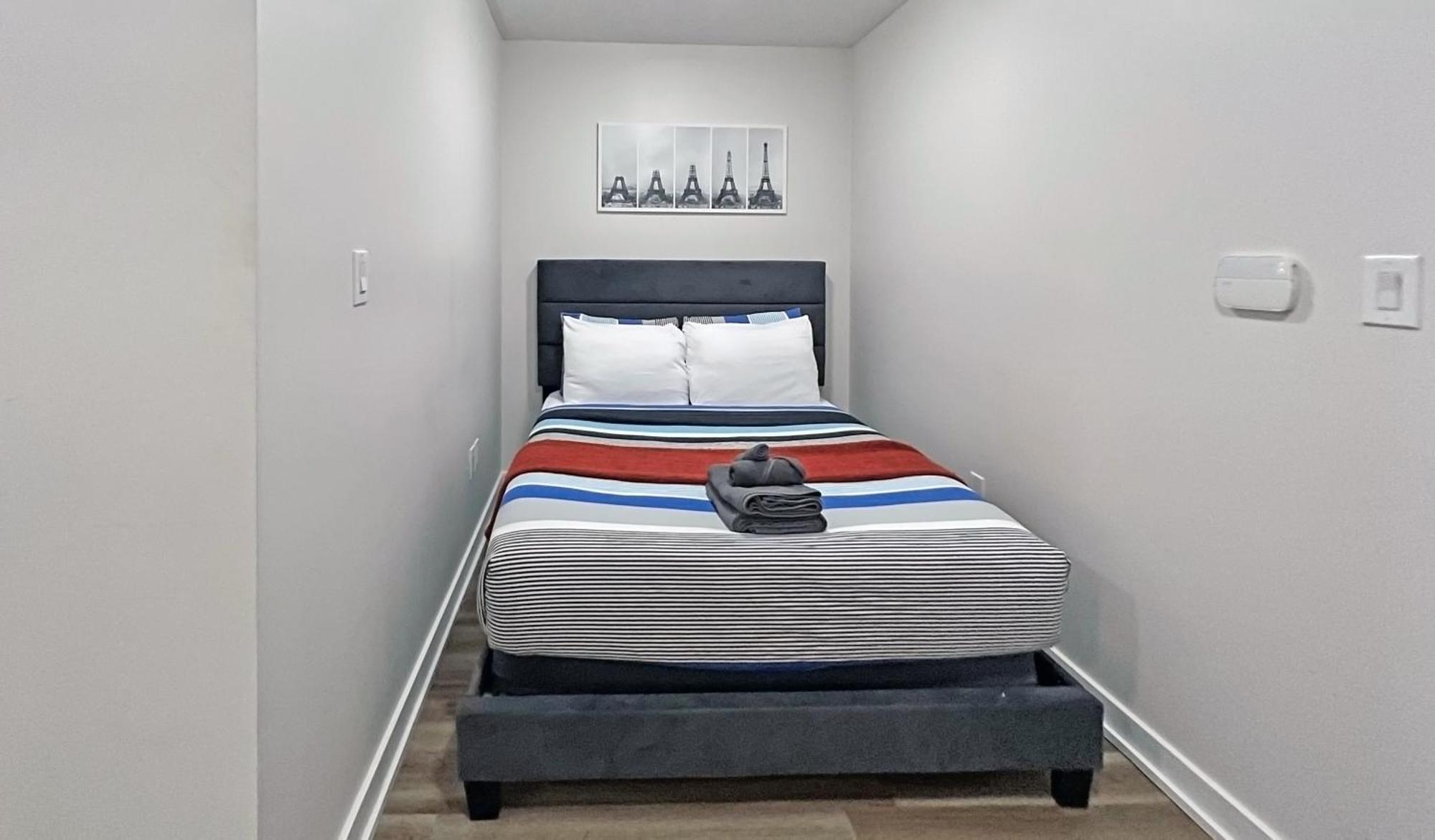 Stunning Luxurious Lakeview Condo By Cn Tower Toronto Zewnętrze zdjęcie