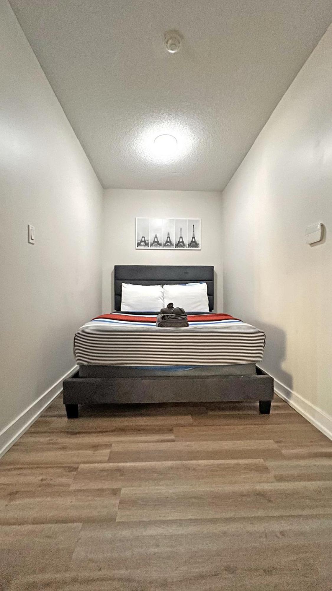 Stunning Luxurious Lakeview Condo By Cn Tower Toronto Zewnętrze zdjęcie