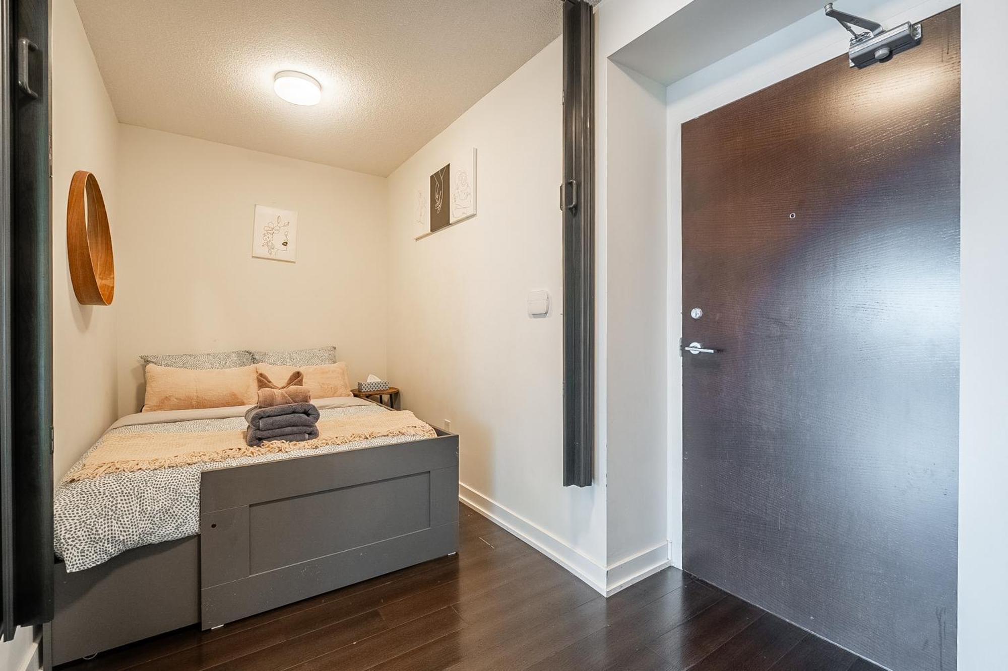 Stunning Luxurious Lakeview Condo By Cn Tower Toronto Zewnętrze zdjęcie